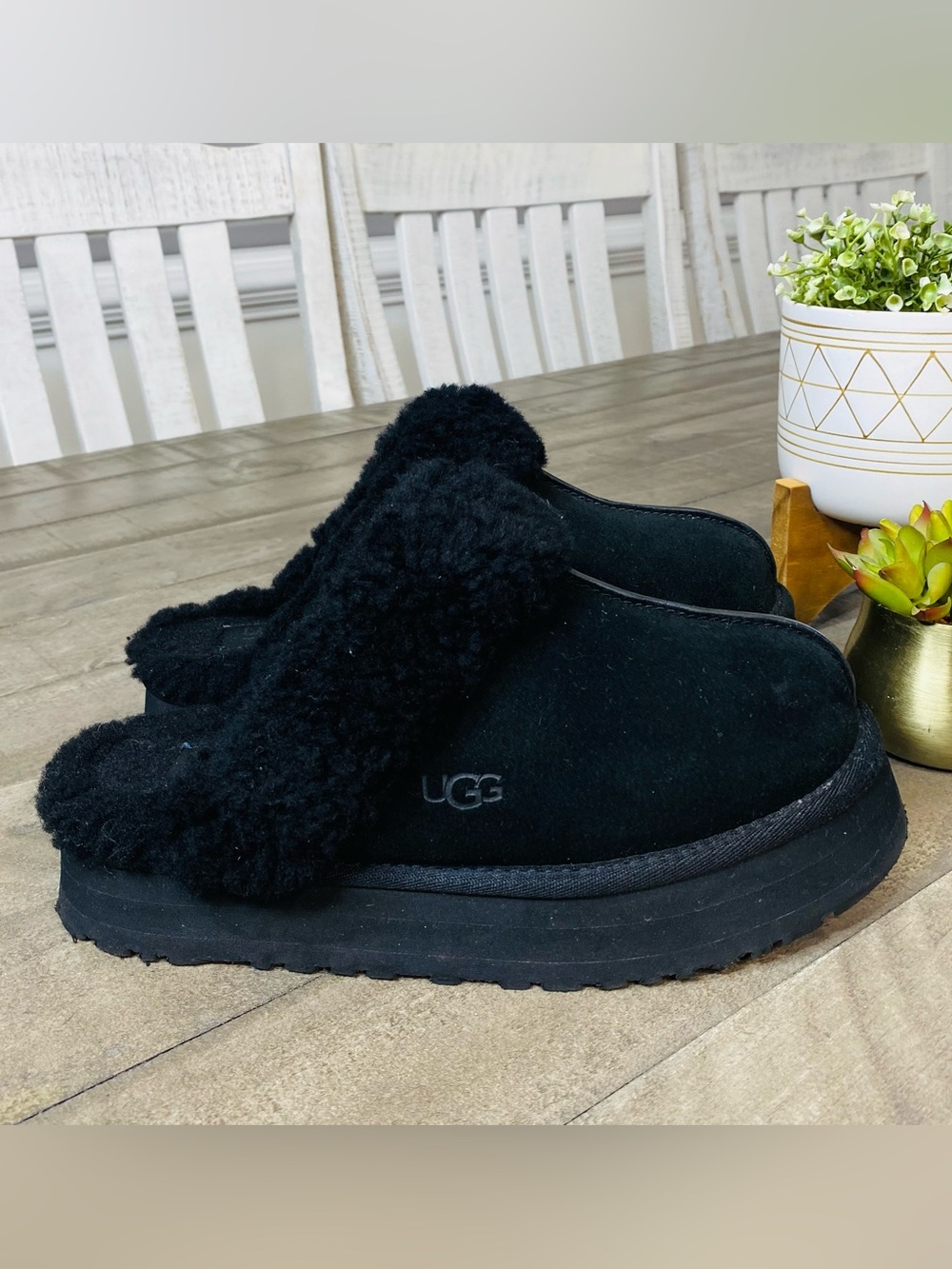 UGG Disquette Black Sheepskin Fur Platform Suede Slide Slippers Size 7 Women's